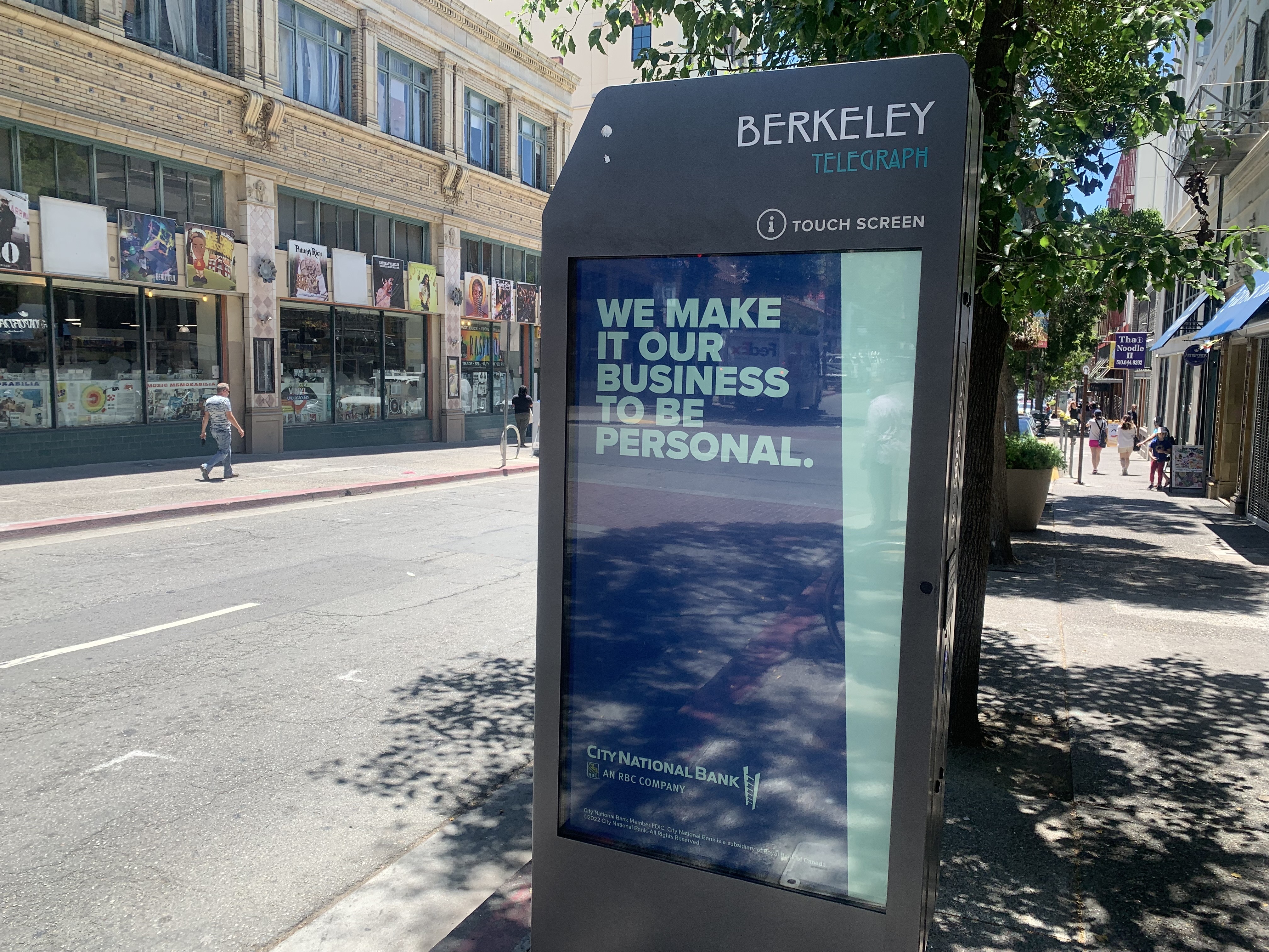 Revenue from ad kiosks on Berkeley sidewalks falls far short of company's claims