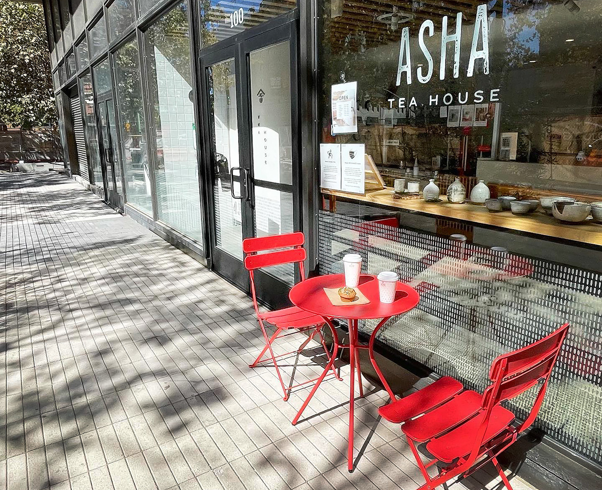 Oakland’s Asha Tea and Denny’s close