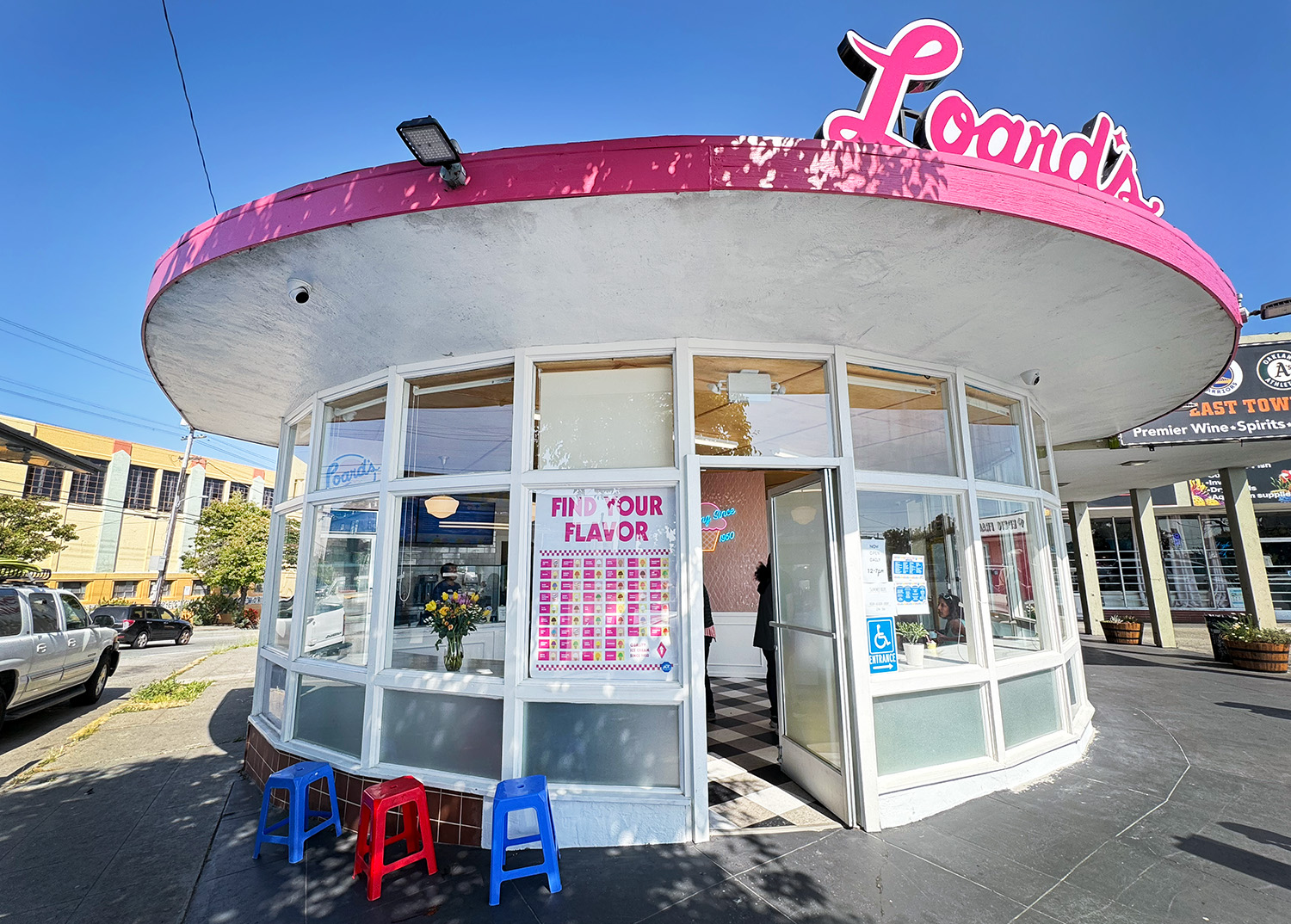 The exterior of Loard's Ice Cream in Upper Dimond with a pink trim at the top.