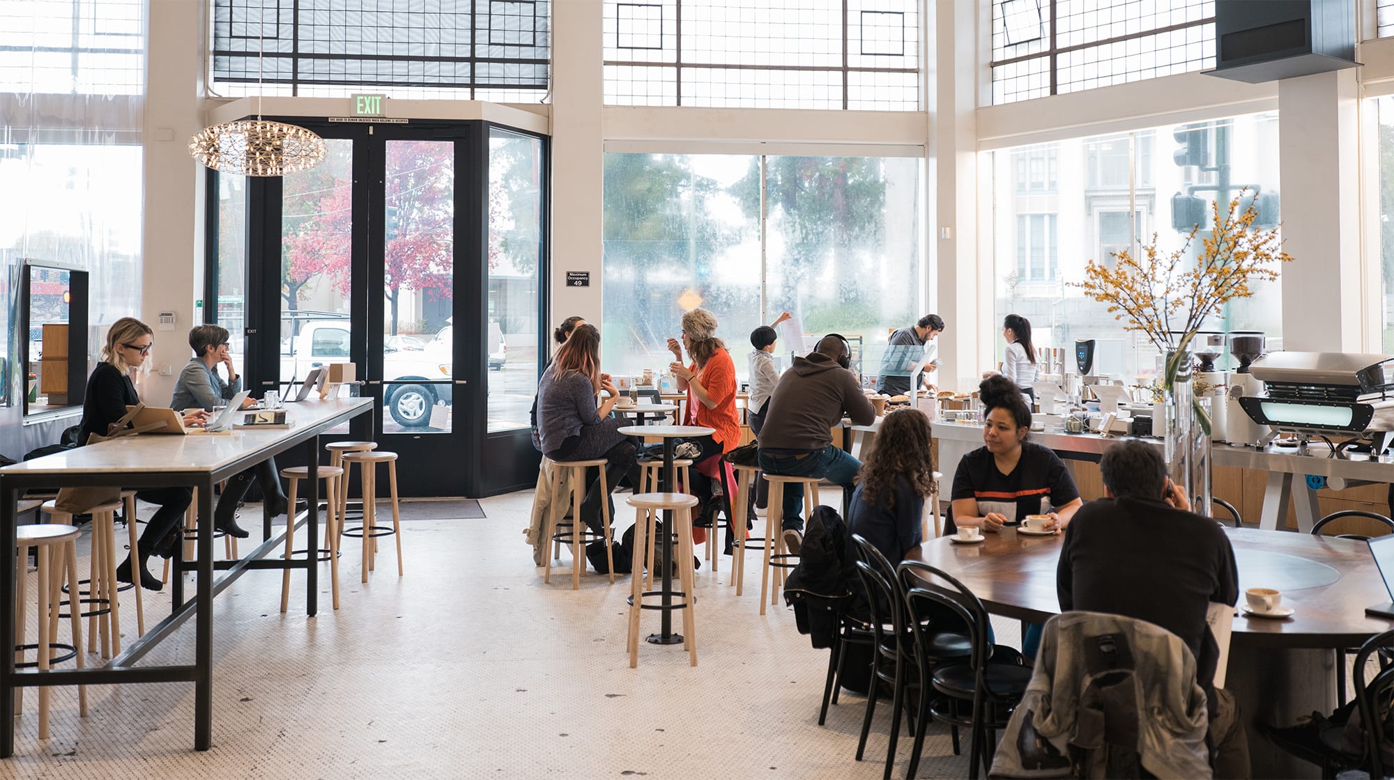 1115-003 ★リユースのサカイ春日部店★　ブルー　27インチ　T35AF30 Blue Bottle to vacate WC Morse building, Roasted and Raw seeking