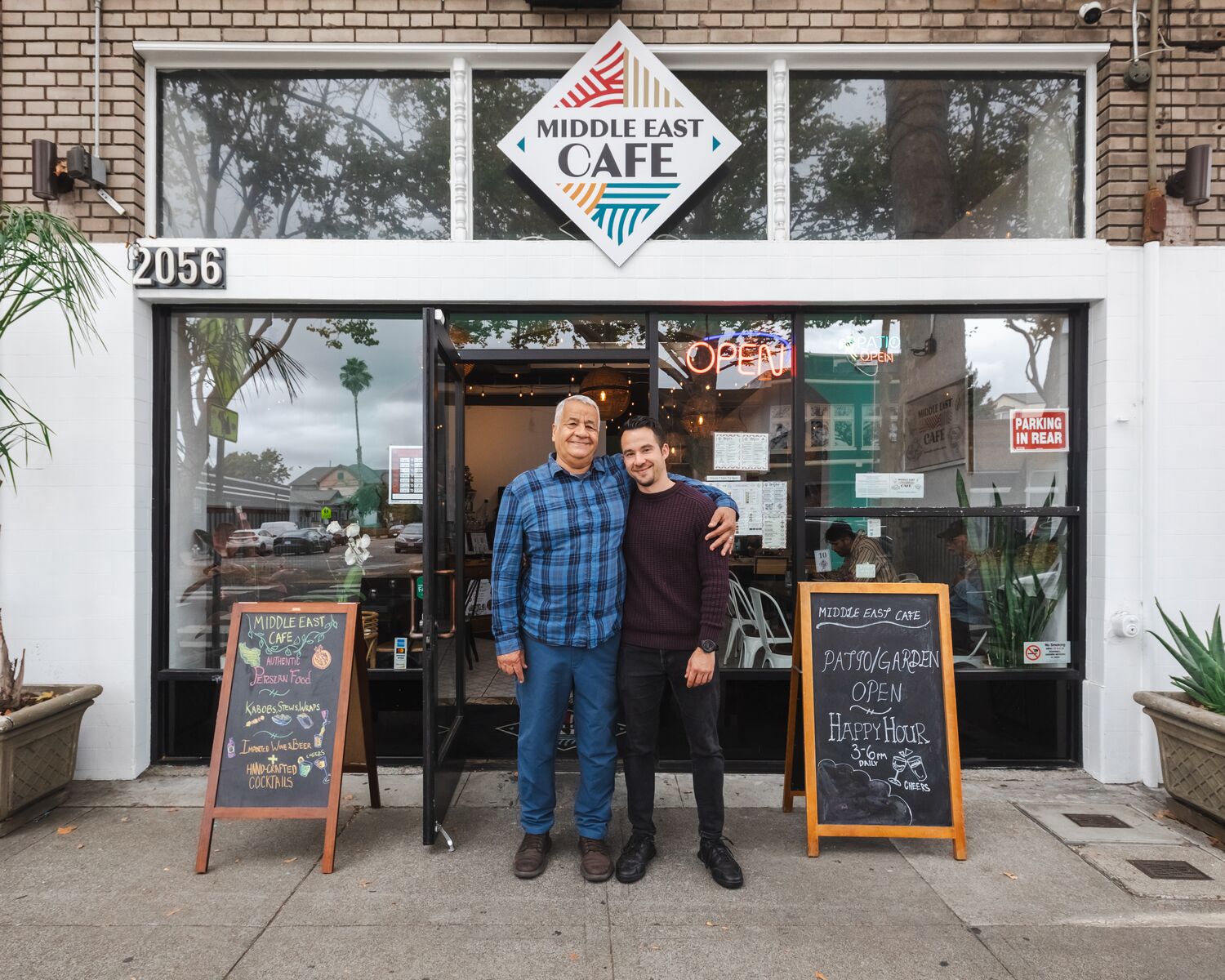 Middle East Market adds cafe, solidifying its role as Berkeley’s Persian hub