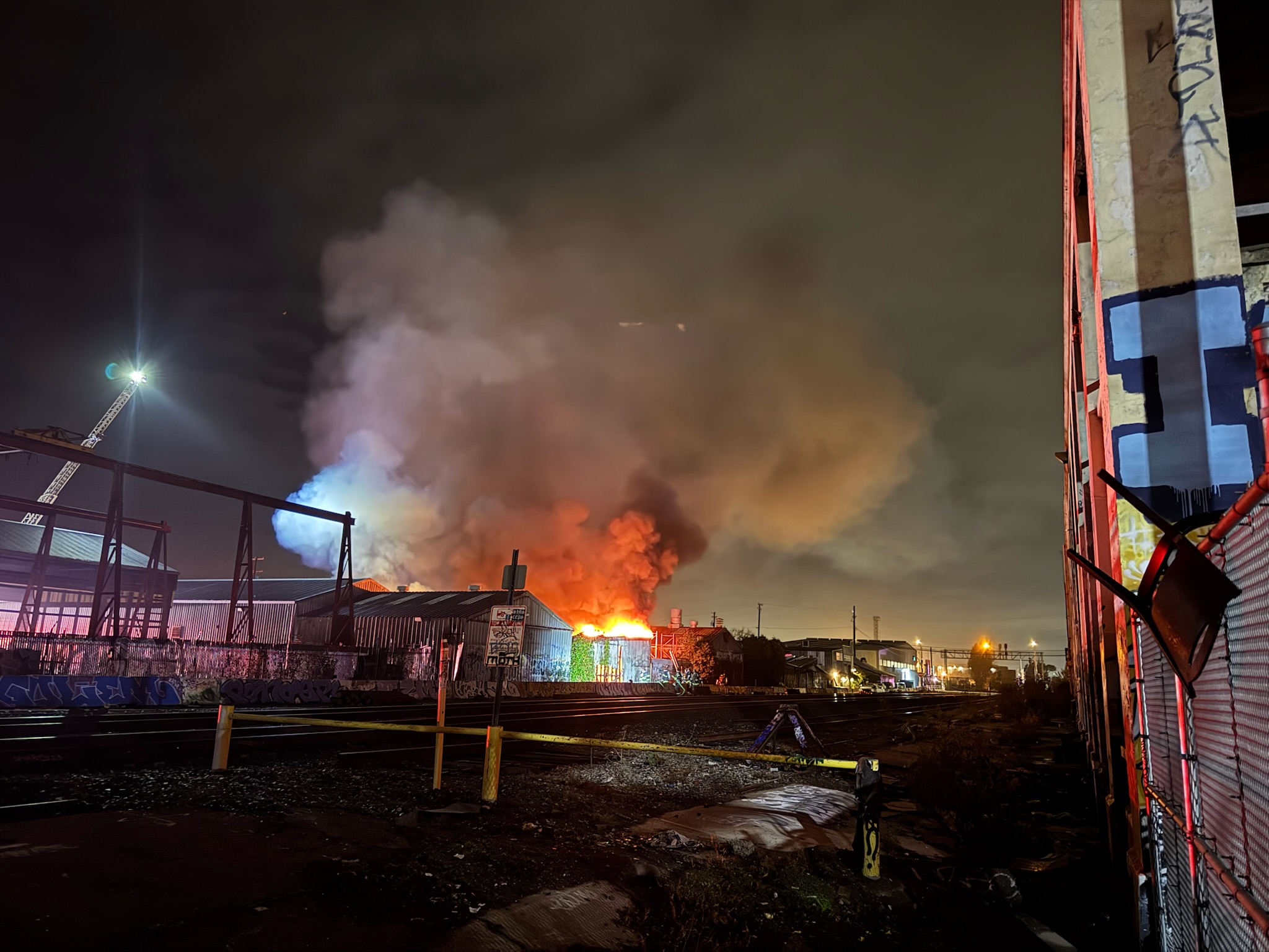 Vacant Northwest Berkeley commercial building catches fire