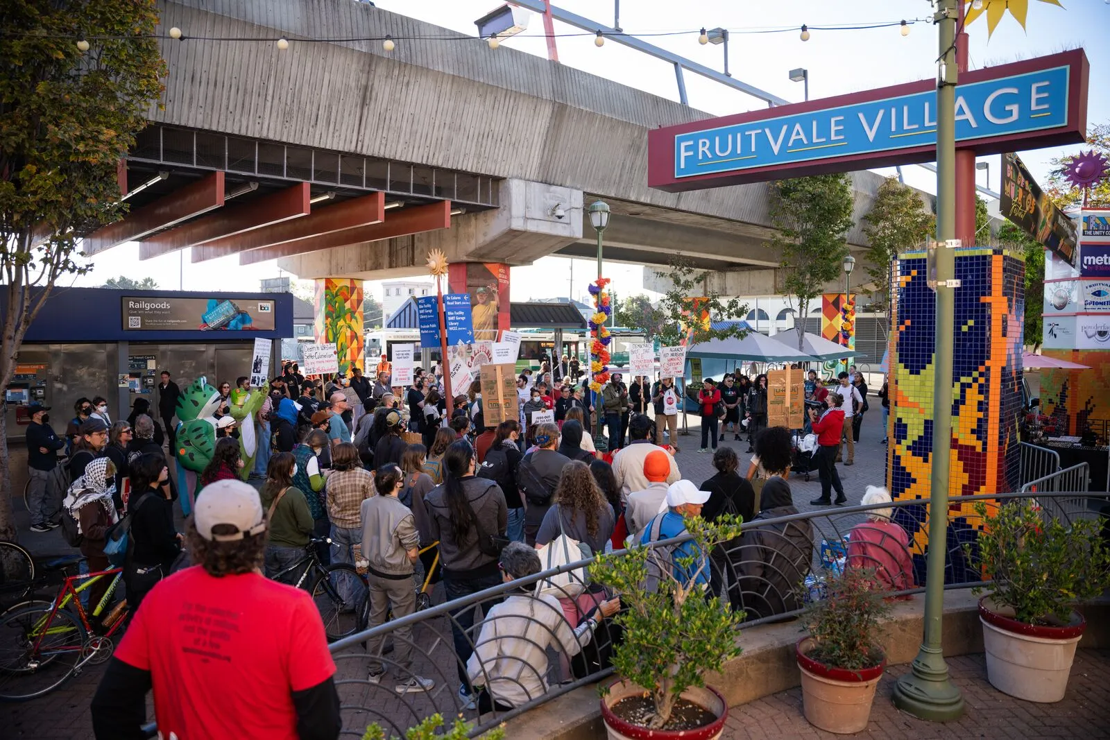 Líderes religiosos de East Bay vuelan a Minneapolis, ayunan en California contra ICE