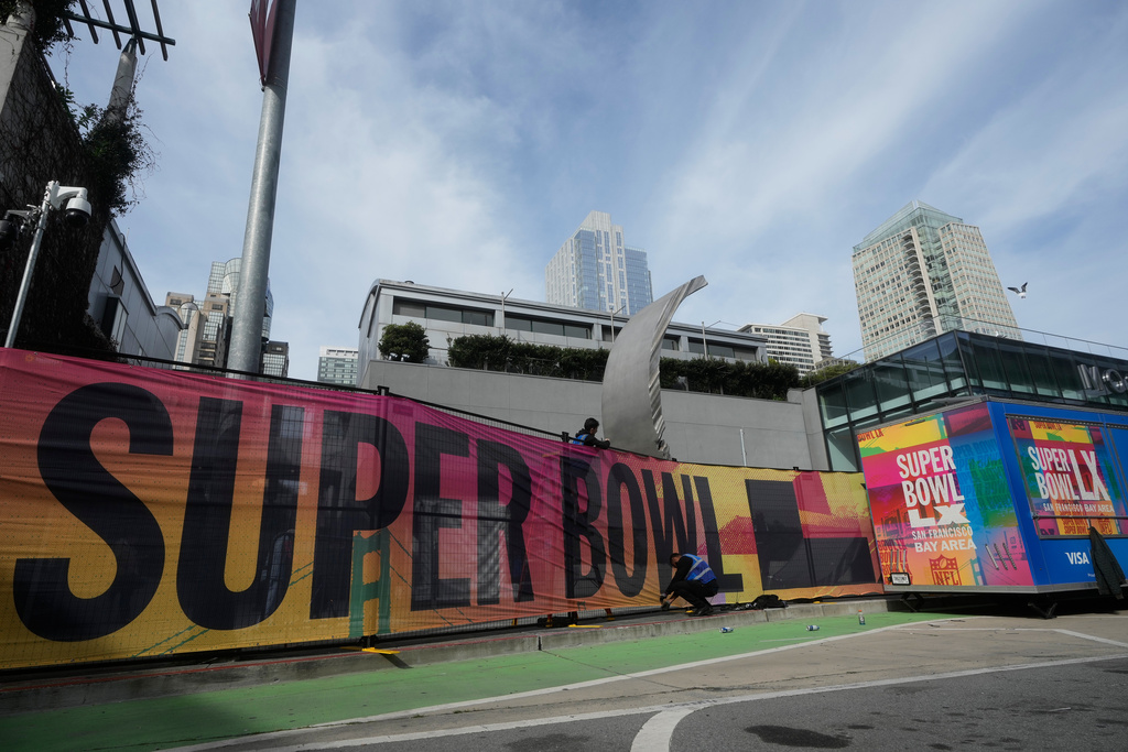 Star-studded flag football game will be Berkeley's taste of Super Bowl glitz